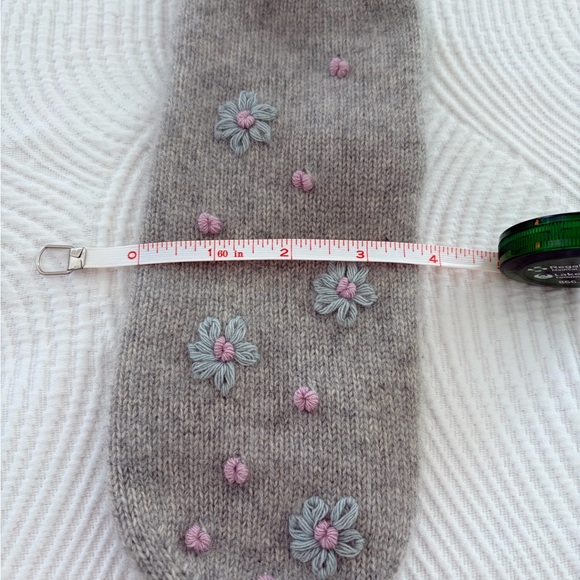 Henri Bendel Cashmere Embroidered Gloves w/ Braided Neck Cord - Picture 10 of 13